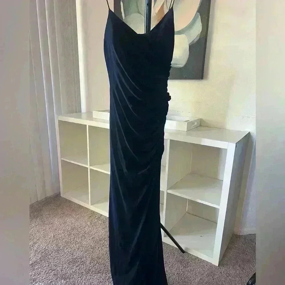 Pamela Dennis Evenings‎   Black sexy gown with spaghetti straps Size 4